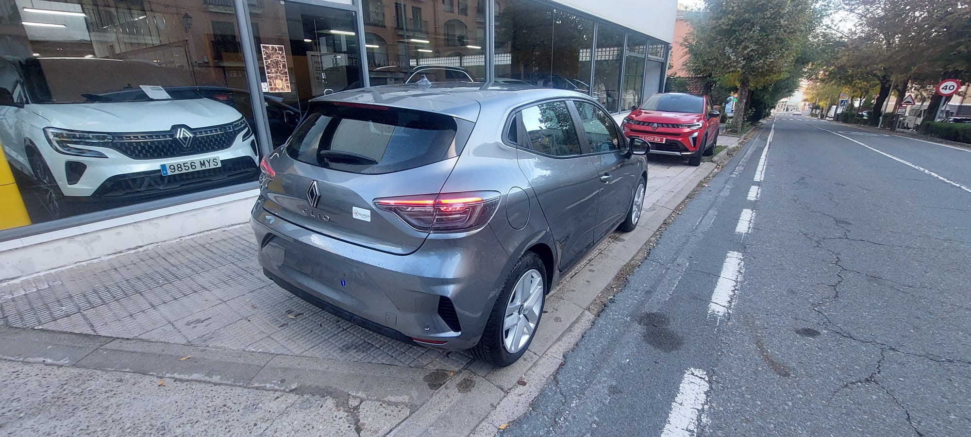 Renault Clio 1.0 90CV miniatura 9